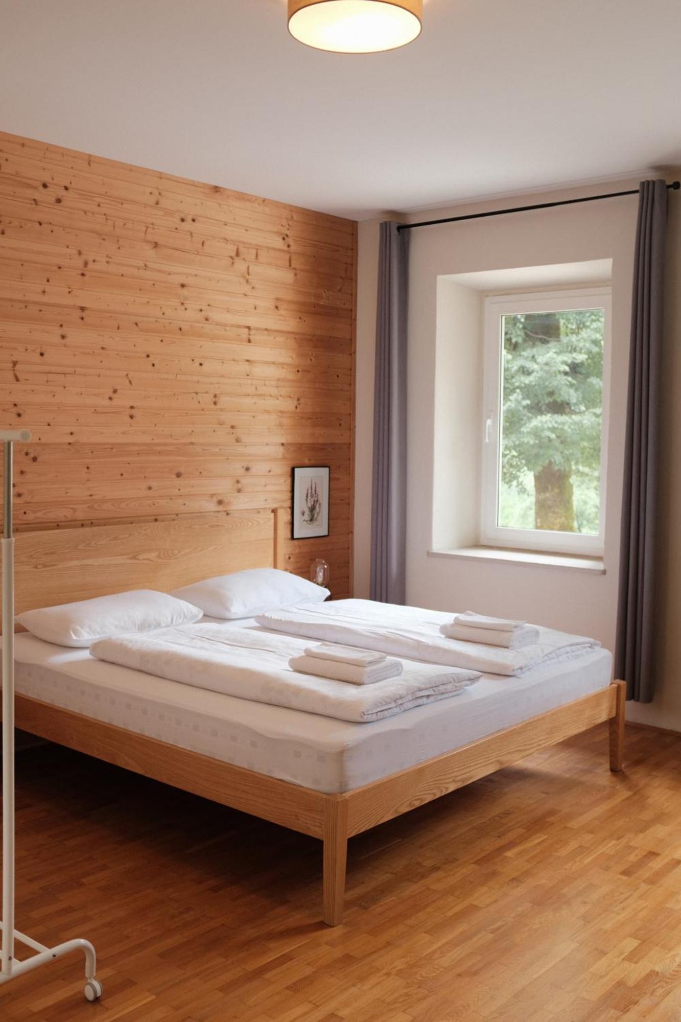Gorska Roza Bed & Breakfast Лог под Мангартом Екстериор снимка